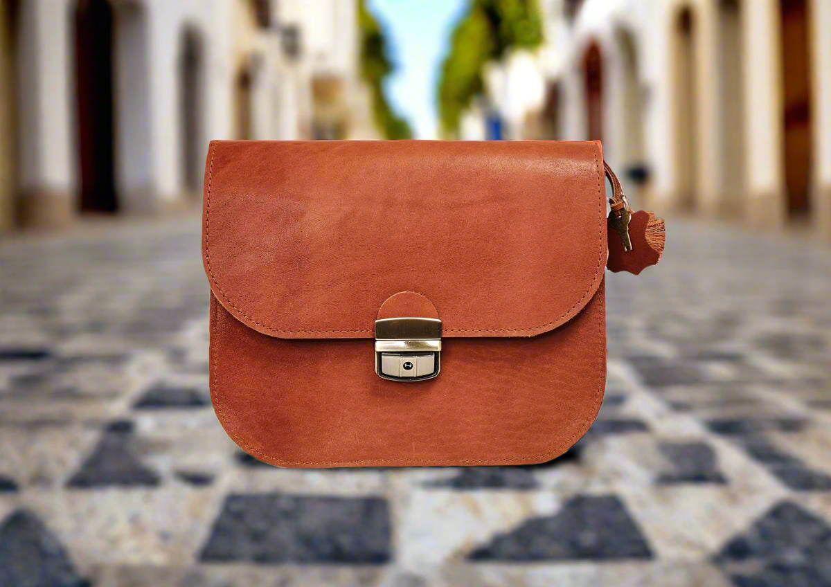Natural Leather Saddle Bag Large – Light Brown